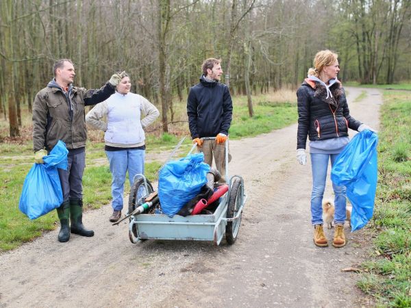 Uklízeli jsme Lednici v rámci akce Ukliďme Česko