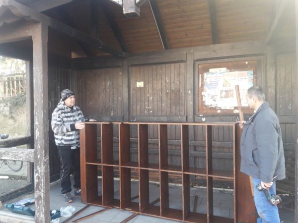 Otevřeli jsme První lednickou knihobudku