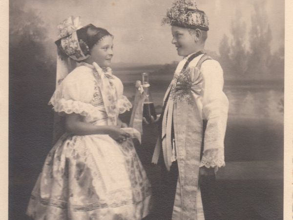 Přednáška o vývoji lidového oděvu v Lednici